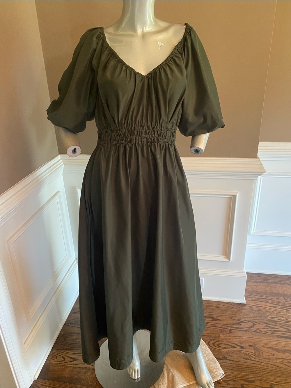 Marie Olive Ava Puff-Sleeve Maxi Dress Olive Green size M - Picture 2 of 7